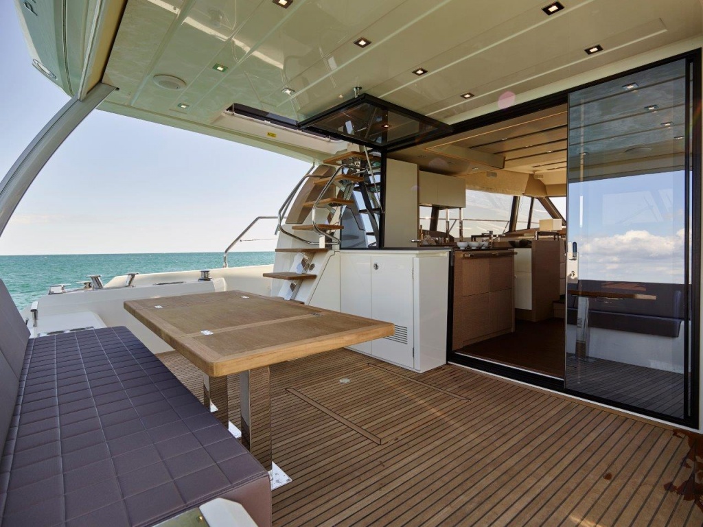 Prestige Yacht Division – Prestige 630 – Yacht Méditérranée Marseille nice cannes – Luxury Yachts