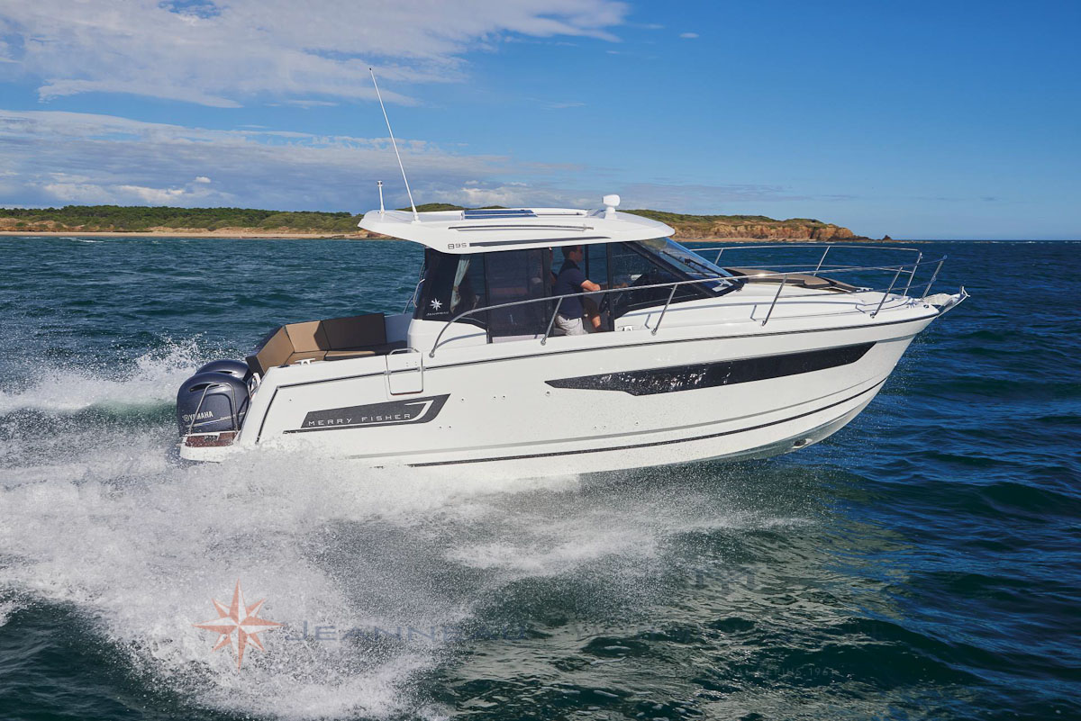 Bateau Hors bord Jeanneau Merry Fisher 895 – Yacht Méditerranée Marseille vente de bateaux neufs et occasions