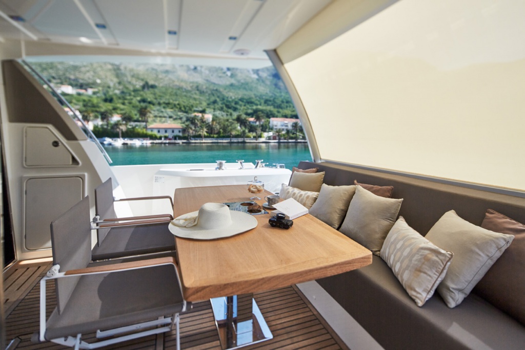 Prestige Yacht Division – Prestige 680 – Yacht Méditérranée Marseille nice cannes – Luxury Yachts