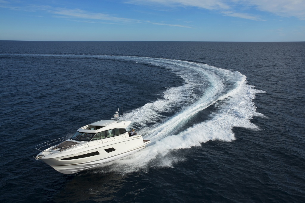 Yacht Prestige Coupé Line 420S – Yacht Méditérranée Marseille Cannes Nice Saint Tropez – Luxury Yachts