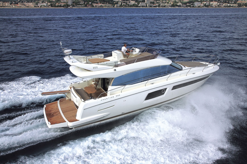 Luxury Yachts Flybridge Line Prestige 500 - Yacht Méditerranée Jeanneau Marseille - Nice -Cannes
