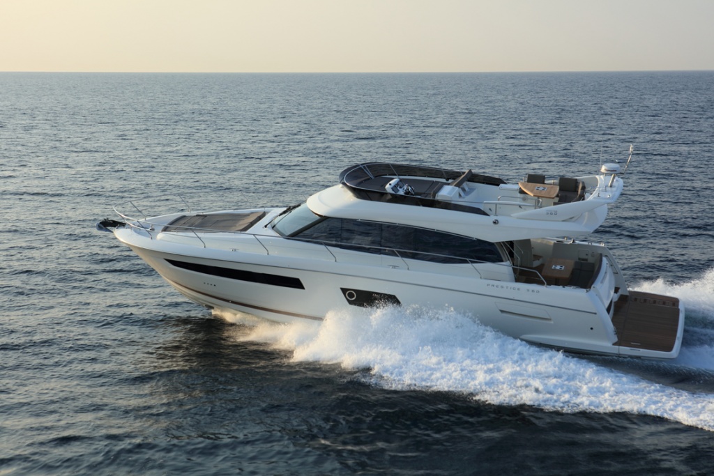 Luxury Yachts Flybridge Line Prestige 560 - Yacht Méditerranée Jeanneau Marseille - Nice -Cannes