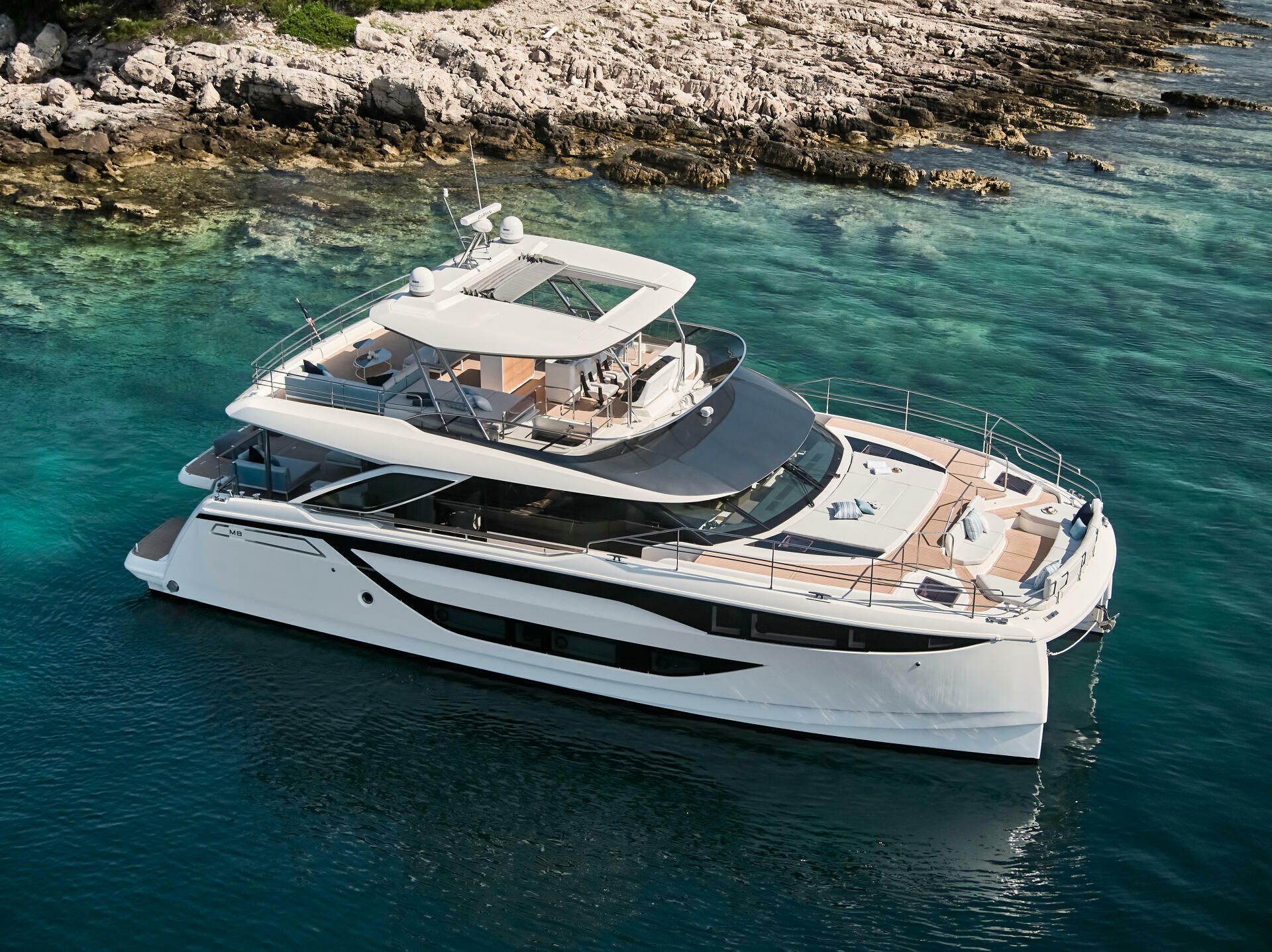 Yacht Prestige M8 - Luxury Yachts M Line Marseille - Exterieur Prestige Yacht M8 Marseille 11
