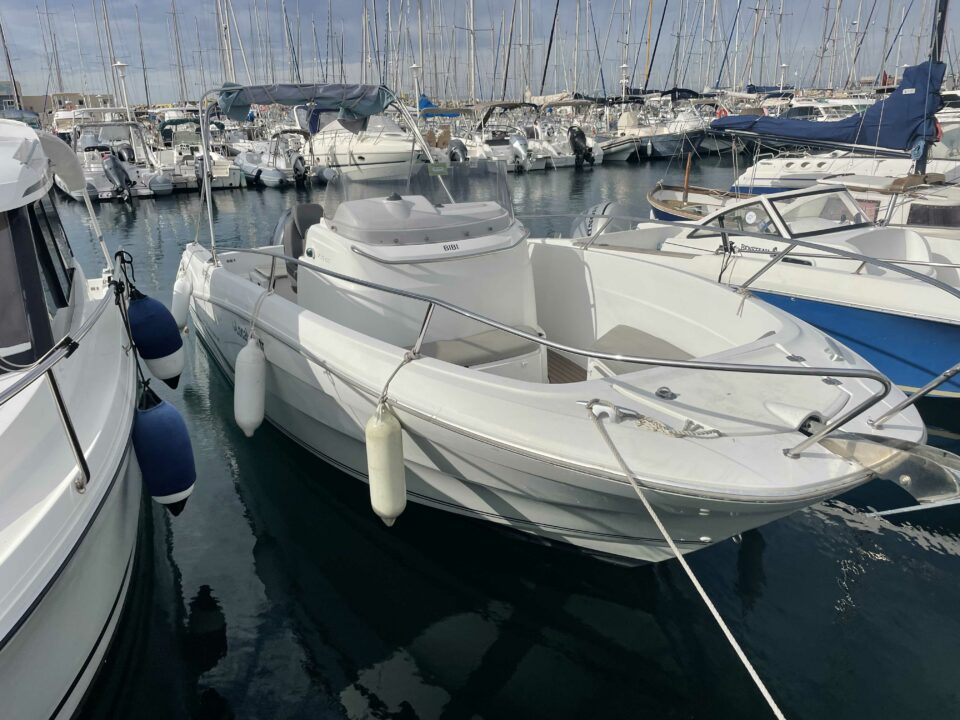 Yacht Méditerranée bateau neuf et occasion Marseille Pointe Rouge