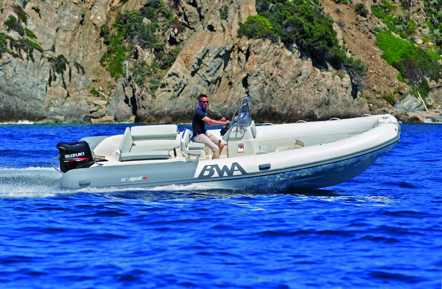Semi rigide BWA Sport 22 GT - BWA Sport 22 GT Yacht Mediterranee BWA Marseille3