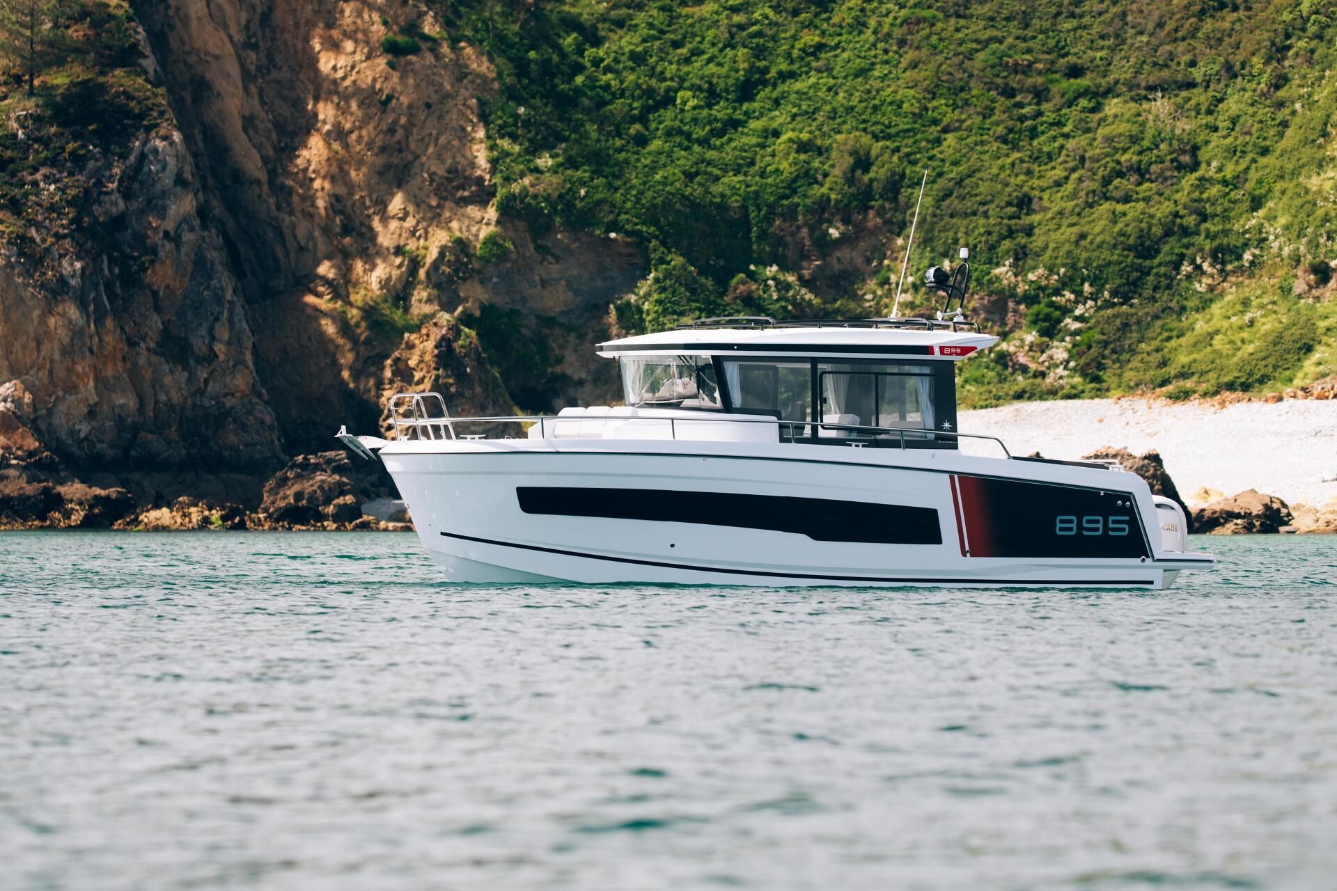 a boat Merry fisher 895 S2 on the water