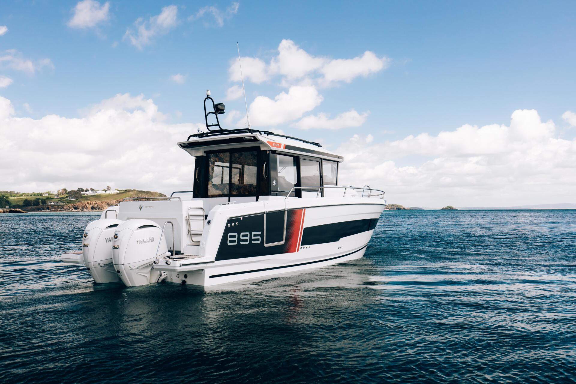 a boat Merry fisher 895 S2 on the water