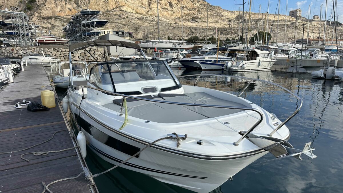 Yacht Méditerranée bateau neuf et occasion Marseille Pointe Rouge