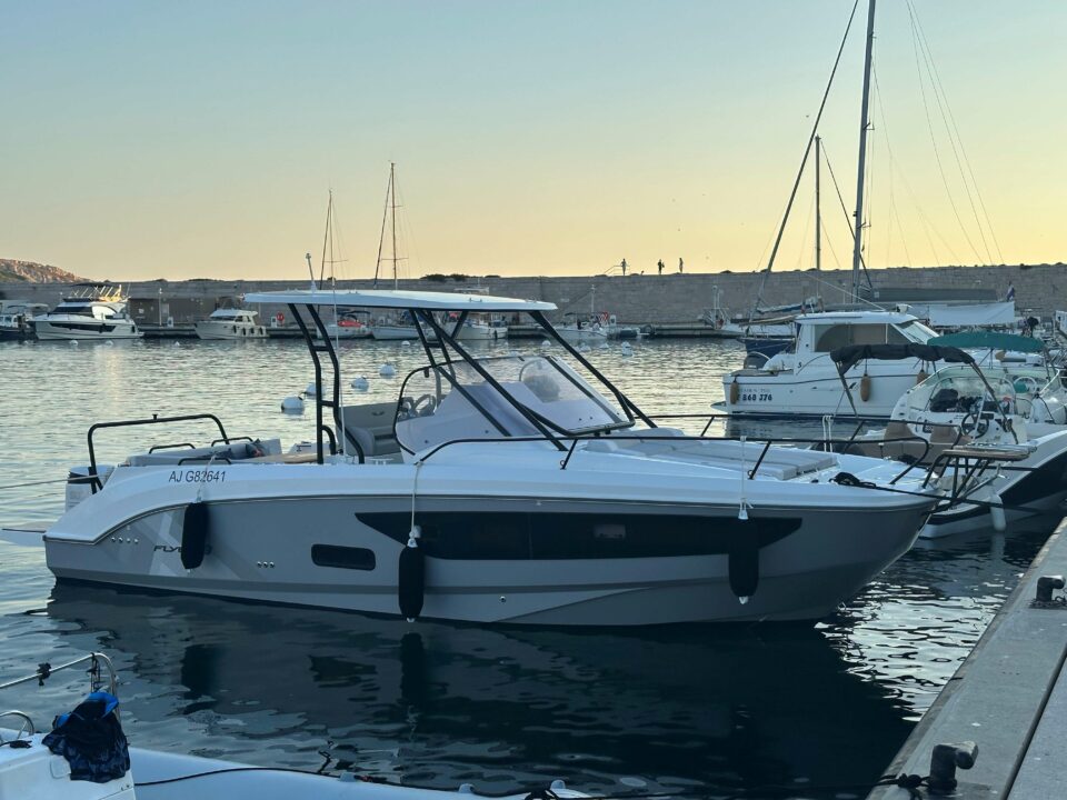 Yacht Méditerranée bateau neuf et occasion Marseille Pointe Rouge