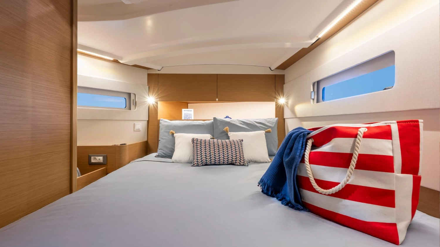 15-sun-odyssey-415-jeanneau-marseille Jeanneau Sun Odyssey 415 - 15 sun odyssey 415 jeanneau marseille