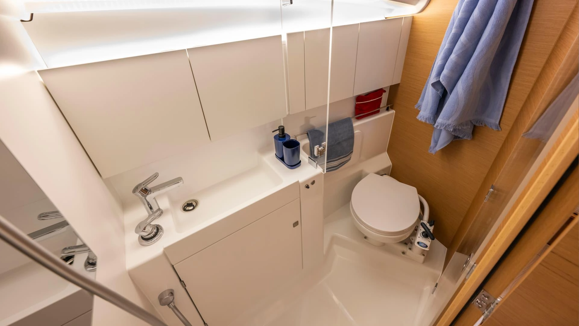 19-sun-odyssey-415-jeanneau-marseille Jeanneau Sun Odyssey 415 - 19 sun odyssey 415 jeanneau marseille