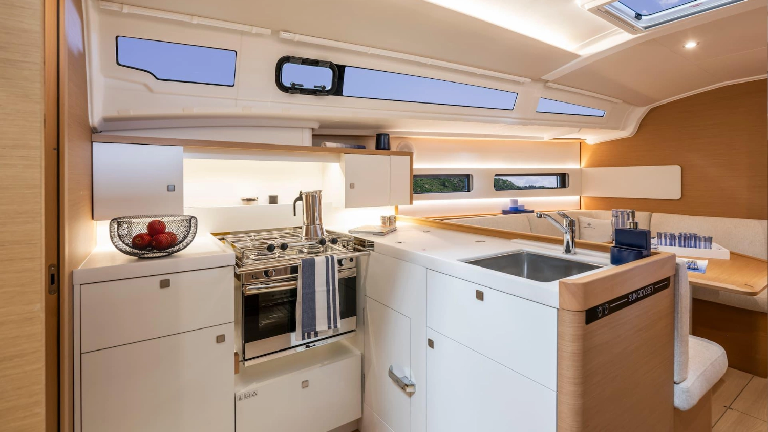 21-sun-odyssey-415-jeanneau-marseille Jeanneau Sun Odyssey 415 - 21 sun odyssey 415 jeanneau marseille