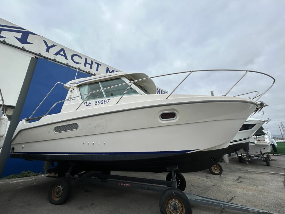Occasion Bateau Marseille OCQUETEAU 815 de 2010 6 Yacht Méditerranée bateau neuf et occasion Marseille Pointe Rouge