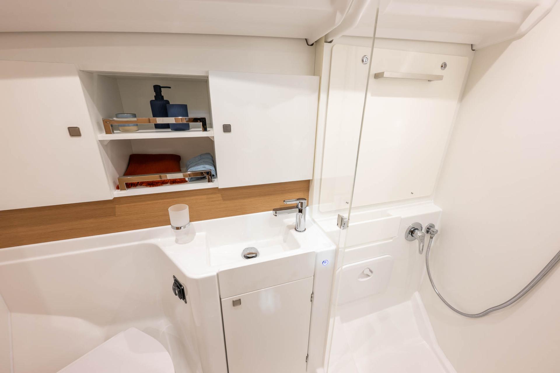 Jeanneau Sun Odyssey 455 - Marseille - 00003Jeanneau Sun Odyssey 455 Yacht Mediterranee