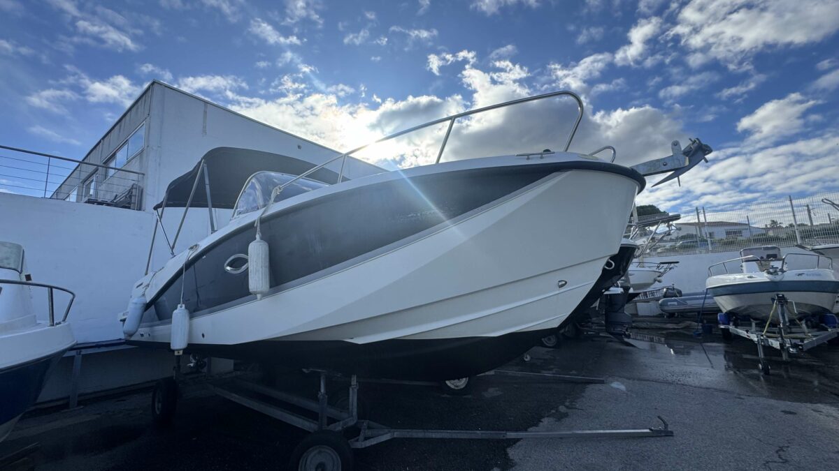 Occasion Bateau Marseille QUICKSILVER 755 SUNDECK ACTIV de 2016 3 Yacht Méditerranée bateau neuf et occasion Marseille Pointe Rouge