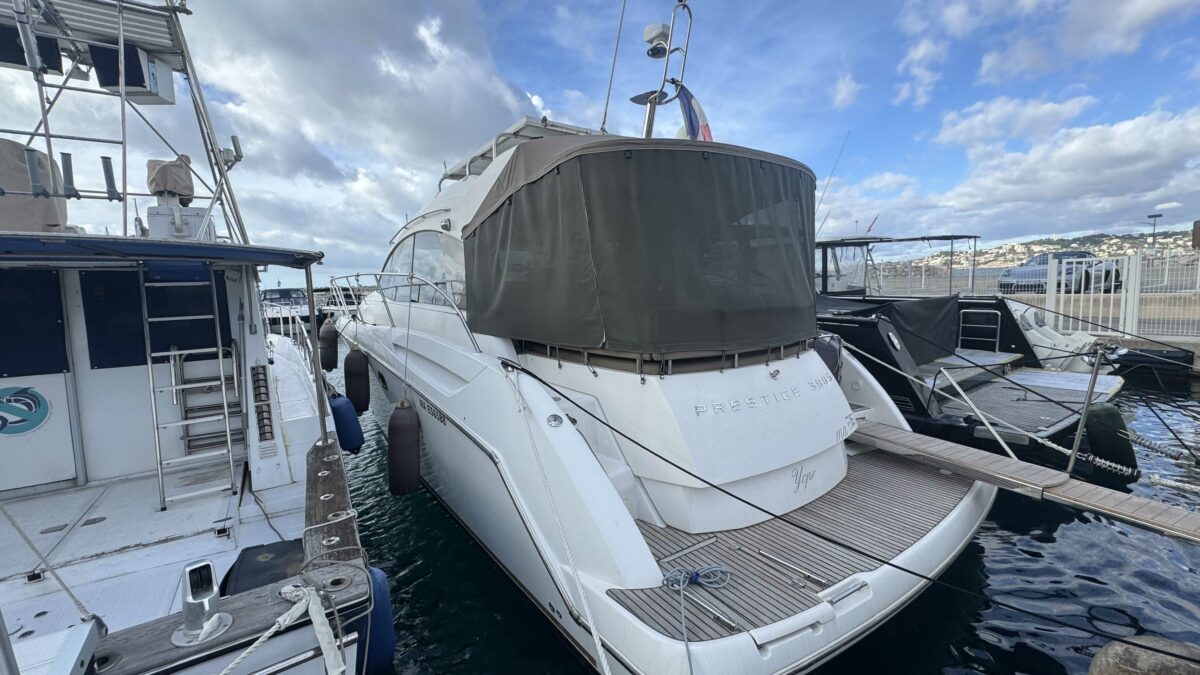 Occasion Bateau Marseille PRESTIGE PRESTIGE 390 S de 2011 5 Yacht Méditerranée bateau neuf et occasion Marseille Pointe Rouge