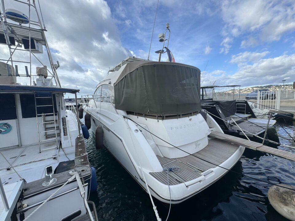 Occasion Bateau Marseille PRESTIGE PRESTIGE 390 S de 2011 25 Yacht Méditerranée bateau neuf et occasion Marseille Pointe Rouge