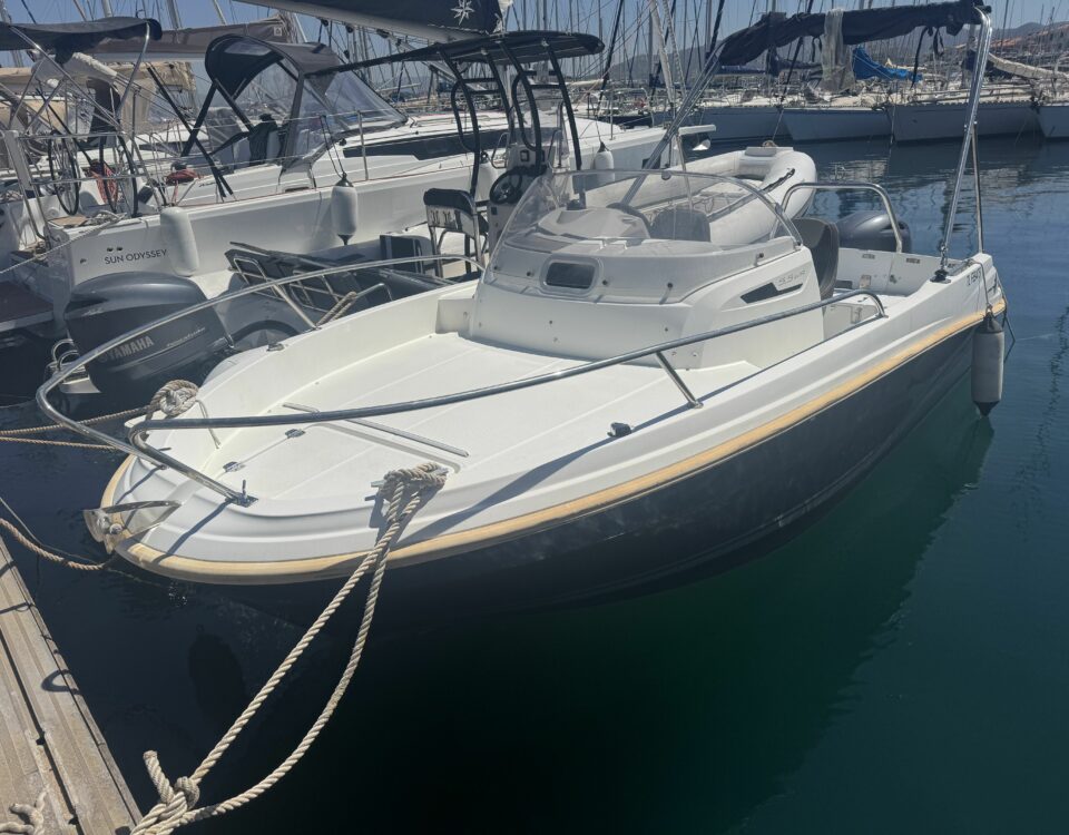 Yacht Méditerranée bateau neuf et occasion Marseille Pointe Rouge